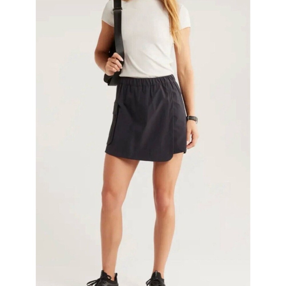 Zella Navigator High Waist Cargo Skort Black Size Small Athletic Skirt Shorts